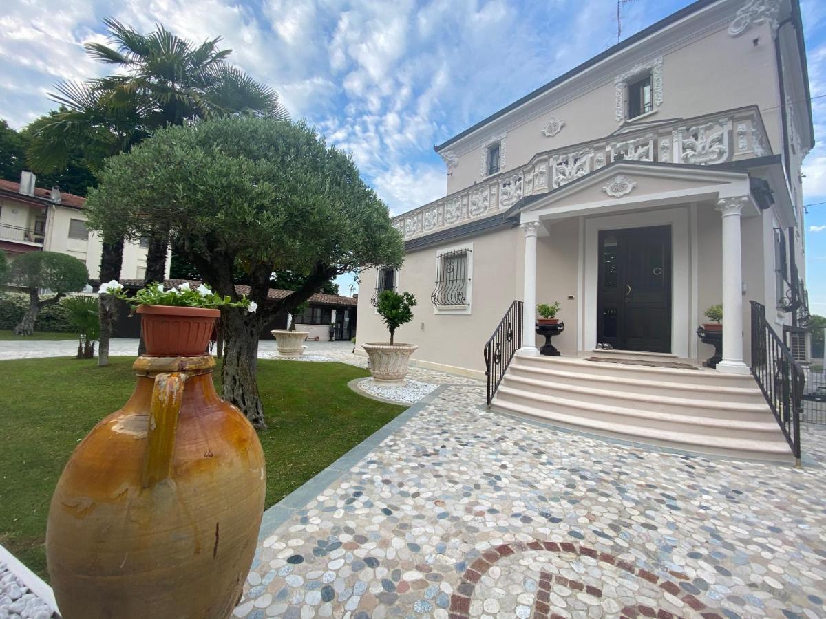 B&B Stazione Don Camillo Brescello Exterior foto